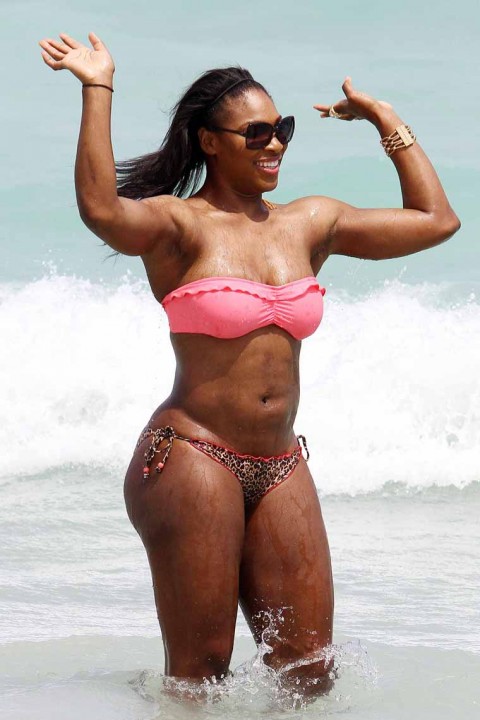 (PHOTOS) Serena Williams hits the beach again! 0418 serena williams bikini 05 480x720 (PHOTOS) Serena Williams hits the beach again!