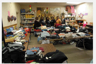 charityeventcurvy1 e1321889558686 Full Figured Women and Girls in Homeless Shelters are given the Red Carpet Treatment for Christmas.