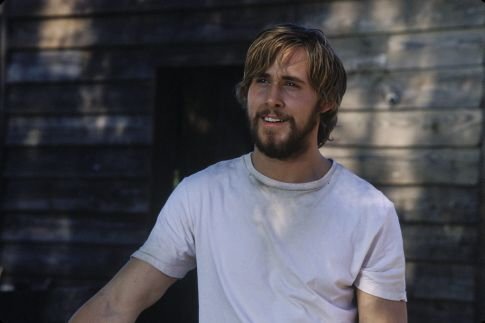 MV5BMjA1MjU3ODAwM15BMl5BanBnXkFtZTYwMTUzODI3. V1. SX485 SY323  Hollywood Crush: Ryan Gosling 