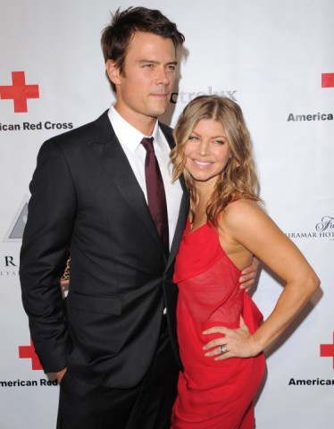 Hollywood Crush: Josh Duhamel fergie and josh duhamel 374x480 Hollywood Crush: Josh Duhamel
