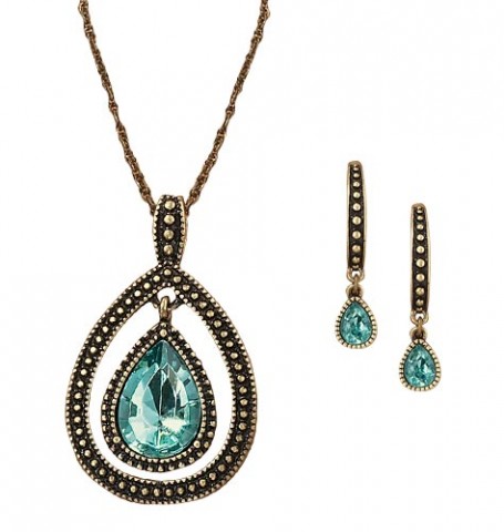 bluejewelryset 455x480 2012 Mothers Day Gift Guide