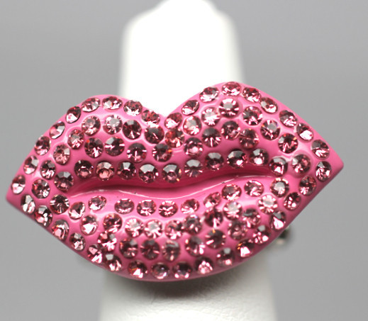**Giveaway** Adorable Accessories from Elessa Jade aka Pursebuzz crystal xl pink ring elessa jade grande **Giveaway** Adorable Accessories from Elessa Jade aka Pursebuzz