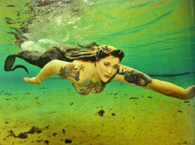 264857 2361819582745 1166082389 n 640x477 The First Ever Plus Sized Mermaid