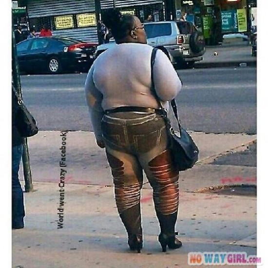 The Dos and Donts of Leggings ! A0skEKcCEAAbe 550x550 The Dos and Donts of Leggings !